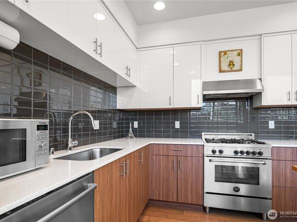 321 W Olympic Place A, Seattle WA 98119