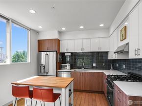 321 W Olympic Place A, Seattle WA 98119