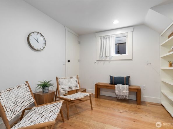 1022 NE 69th Street, Seattle WA 98115