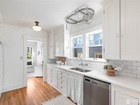 1022 NE 69th Street, Seattle WA 98115