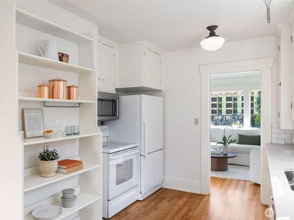 1022 NE 69th Street, Seattle WA 98115