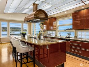 4701 NE Shore Place, Lake Forest Park WA 98155