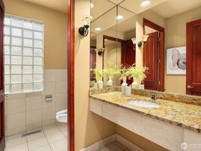 4701 NE Shore Place, Lake Forest Park WA 98155