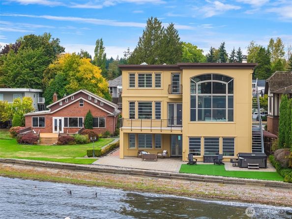 4701 NE Shore Place, Lake Forest Park WA 98155