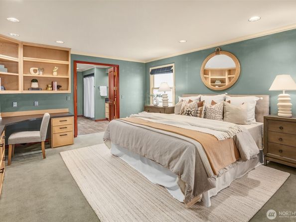 4701 NE Shore Place, Lake Forest Park WA 98155