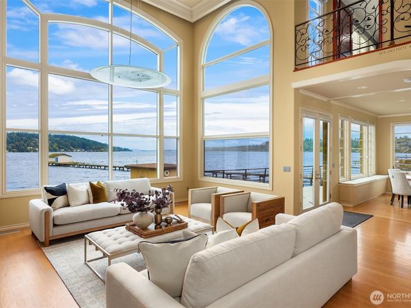 4701 NE Shore Place, Lake Forest Park WA 98155
