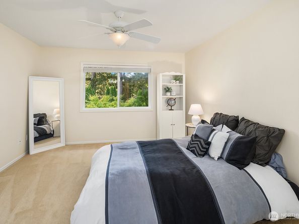 27131 SE 25th Place, Sammamish WA 98075