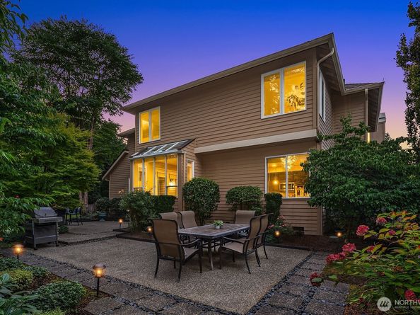 27131 SE 25th Place, Sammamish WA 98075