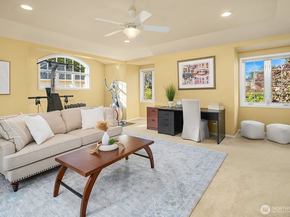 27131 SE 25th Place, Sammamish WA 98075