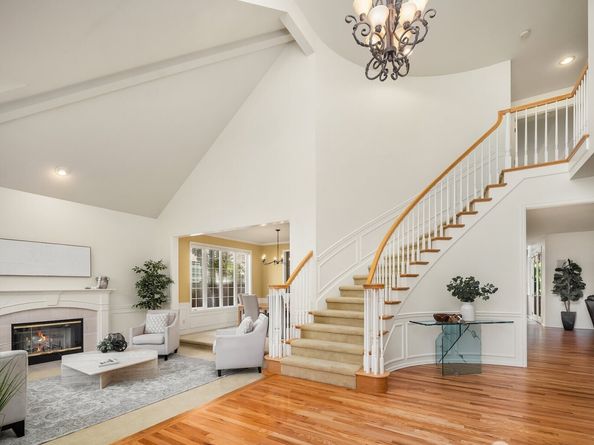 27131 SE 25th Place, Sammamish WA 98075
