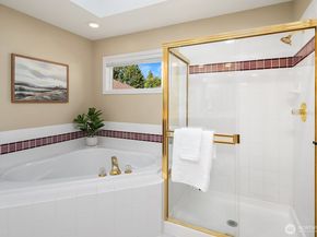 27131 SE 25th Place, Sammamish WA 98075