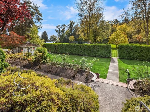5525 NE Penrith Road, Seattle WA 98105