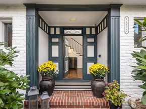5525 NE Penrith Road, Seattle WA 98105