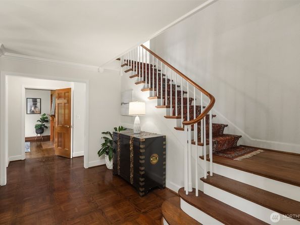 5525 NE Penrith Road, Seattle WA 98105