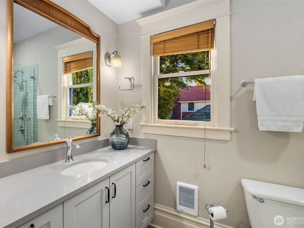 503 12th Avenue E, Seattle WA 98102
