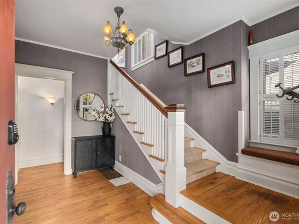 503 12th Avenue E, Seattle WA 98102
