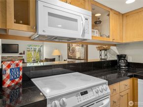 15824 NE Leary Way 5301, Redmond WA 98052