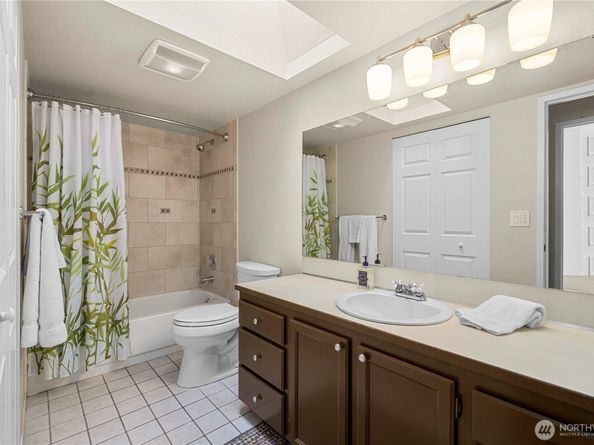 15824 NE Leary Way 5301, Redmond WA 98052