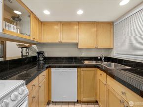 15824 NE Leary Way 5301, Redmond WA 98052
