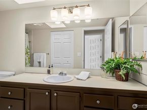 15824 NE Leary Way 5301, Redmond WA 98052