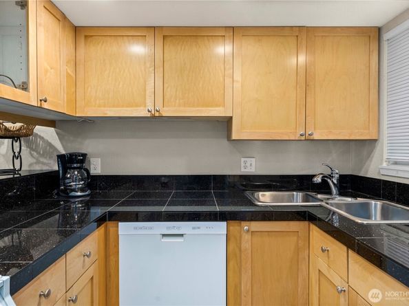 15824 NE Leary Way 5301, Redmond WA 98052