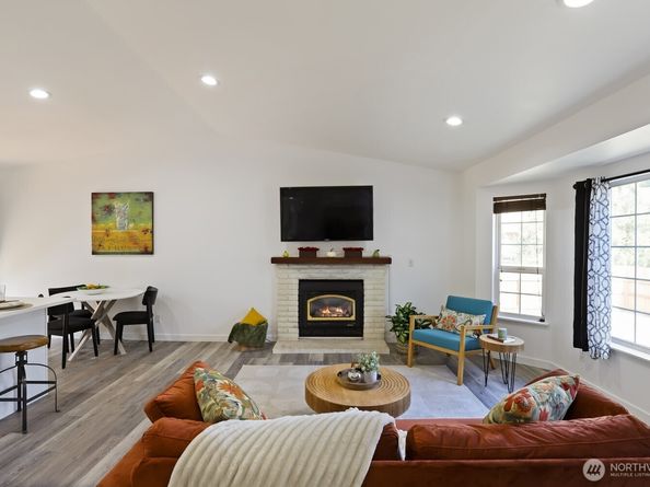 7017 E Firefly Court, Port Orchard WA 98366