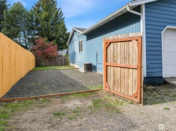 7017 E Firefly Court, Port Orchard WA 98366