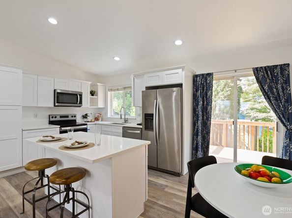 7017 E Firefly Court, Port Orchard WA 98366