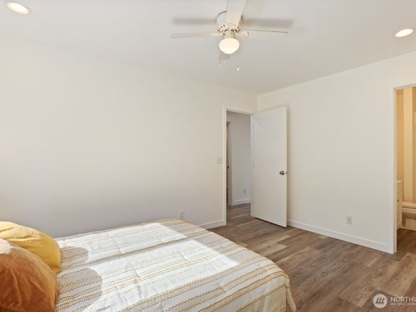 7017 E Firefly Court, Port Orchard WA 98366
