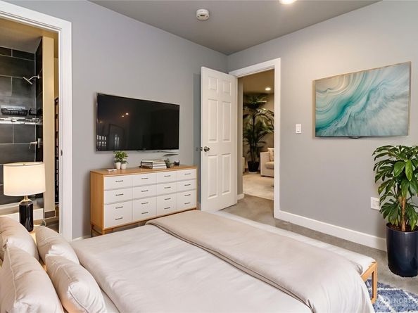 14045 8th Avenue S, Burien WA 98168