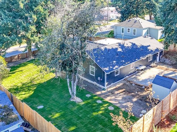 14045 8th Avenue S, Burien WA 98168