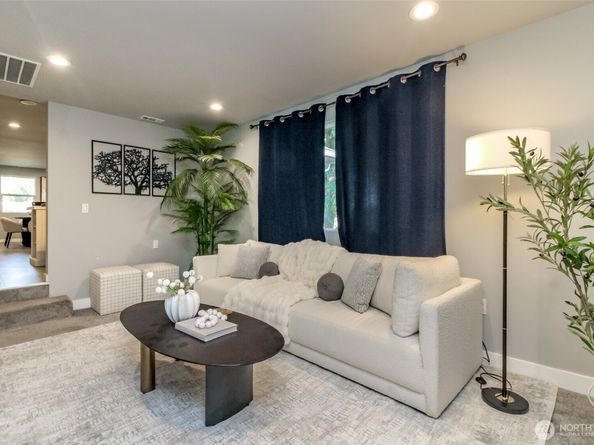 14045 8th Avenue S, Burien WA 98168