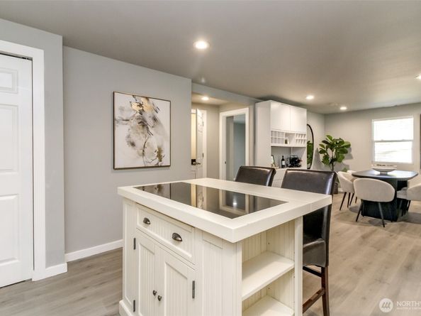 14045 8th Avenue S, Burien WA 98168