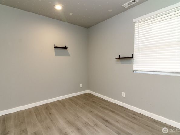 14045 8th Avenue S, Burien WA 98168