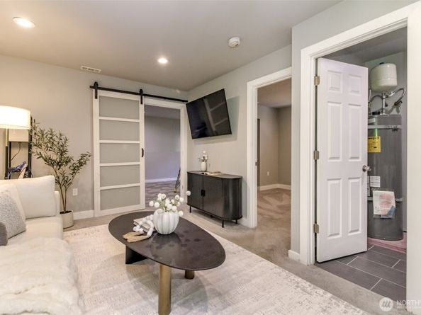 14045 8th Avenue S, Burien WA 98168