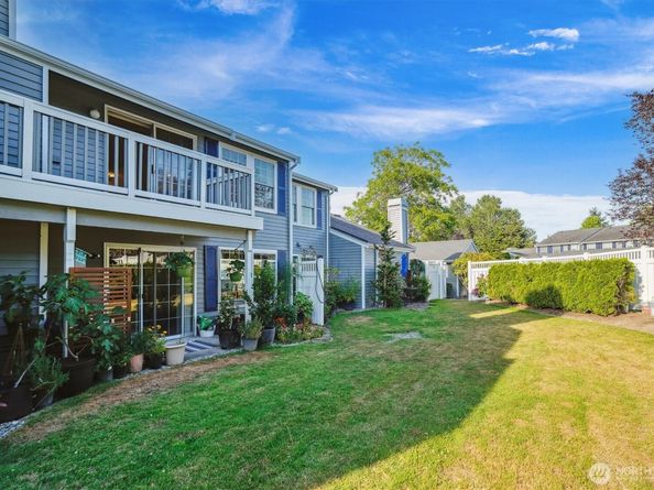 5813 S 238th Ct F2, Kent WA 98032