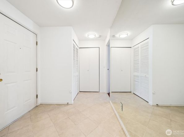 5813 S 238th Ct F2, Kent WA 98032