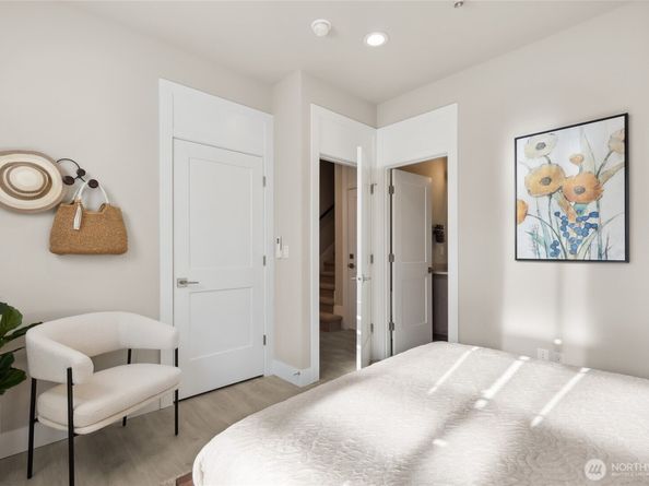 13362 NE 143rd Court 53, Woodinville WA 98072