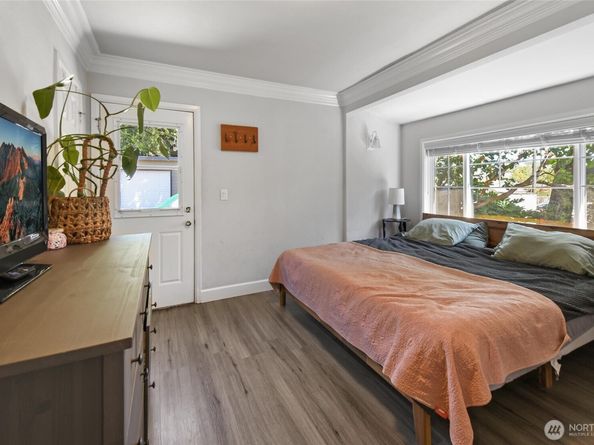 1048 S Director Street, Seattle WA 98108