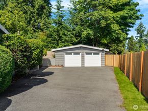 1279 149th Place SE, Bellevue WA 98007
