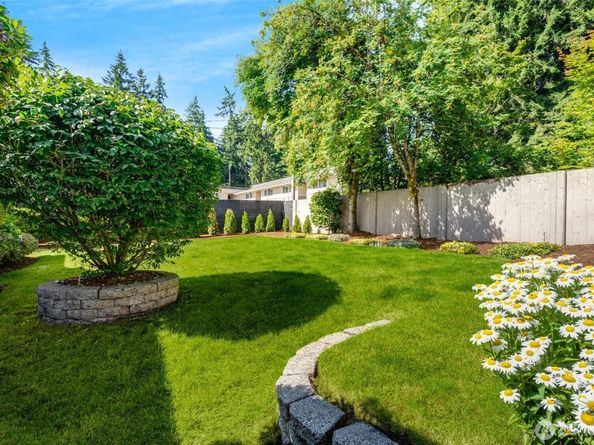 1279 149th Place SE, Bellevue WA 98007