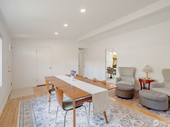 1279 149th Place SE, Bellevue WA 98007