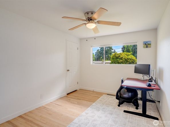 1279 149th Place SE, Bellevue WA 98007