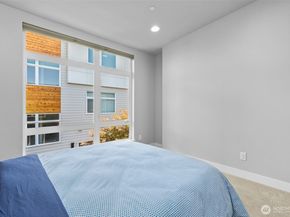 4040 129th Court SE 18, Bellevue WA 98006