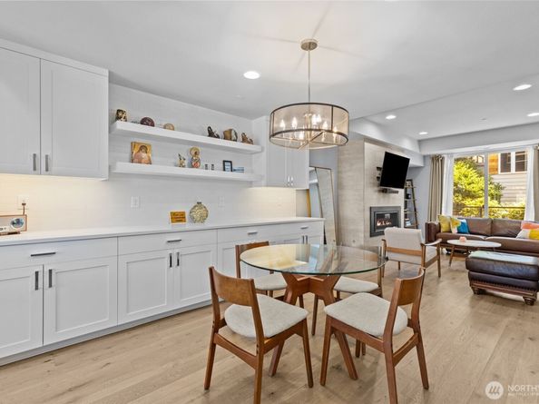 4040 129th Court SE 18, Bellevue WA 98006