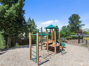 4040 129th Court SE 18, Bellevue WA 98006