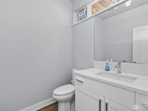 4040 129th Court SE 18, Bellevue WA 98006