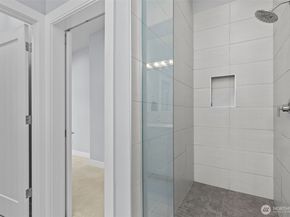 4040 129th Court SE 18, Bellevue WA 98006
