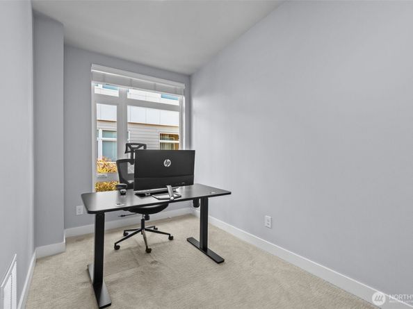4040 129th Court SE 18, Bellevue WA 98006