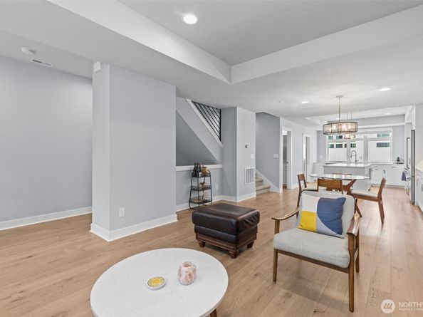 4040 129th Court SE 18, Bellevue WA 98006